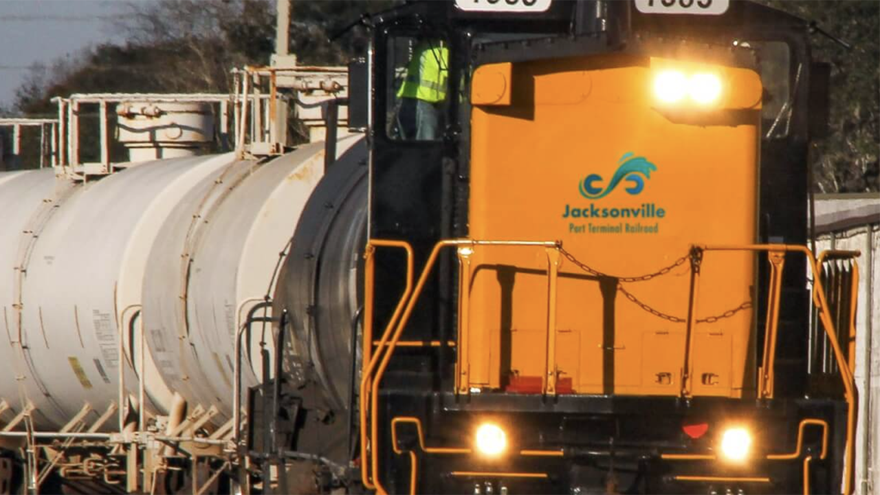 Jaxport Terminal Railroad (JXPT). (Watco Photograph)